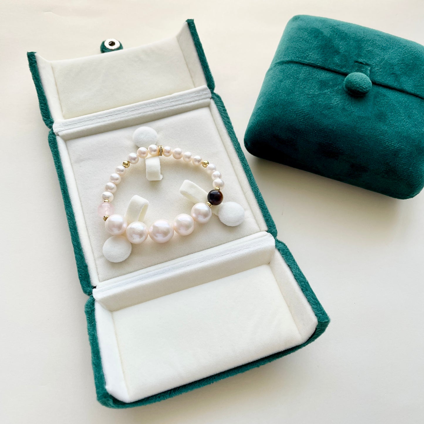 Large pearl bracelet clarity in box