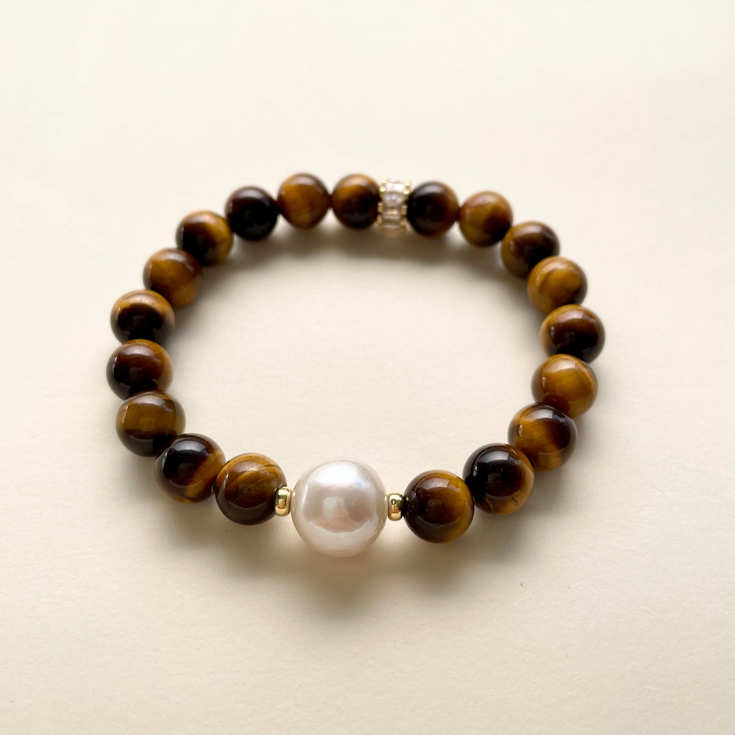 Large pearl bracelet courage