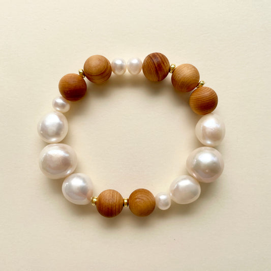 Large pearl bracelet growth top