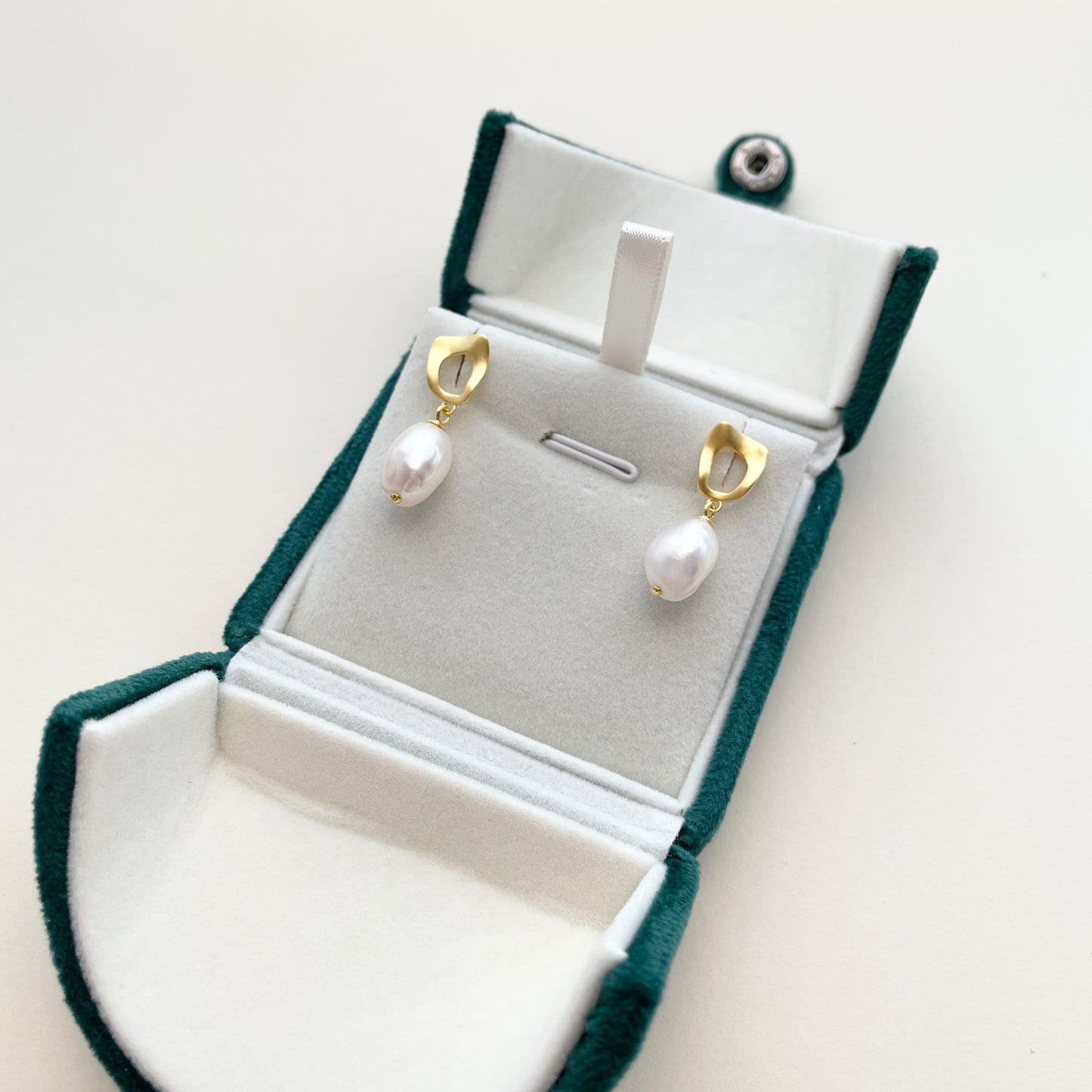 baroque pearl earrings