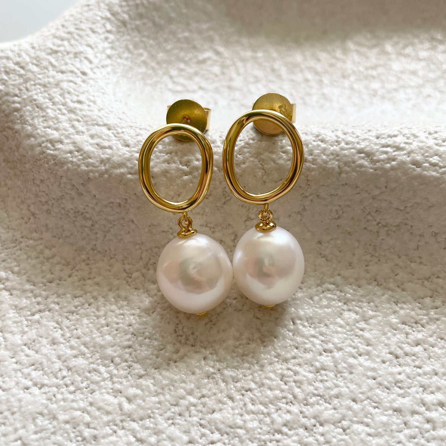 baroque_pearl_earrings_front