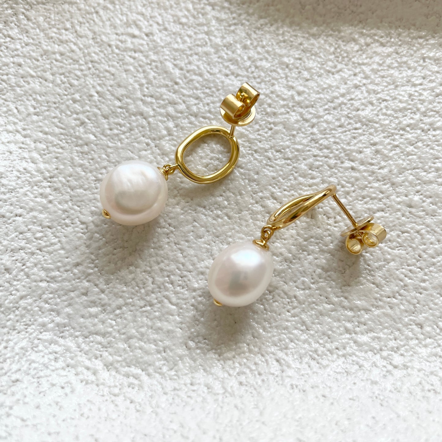 baroque_pearl_earrings_side