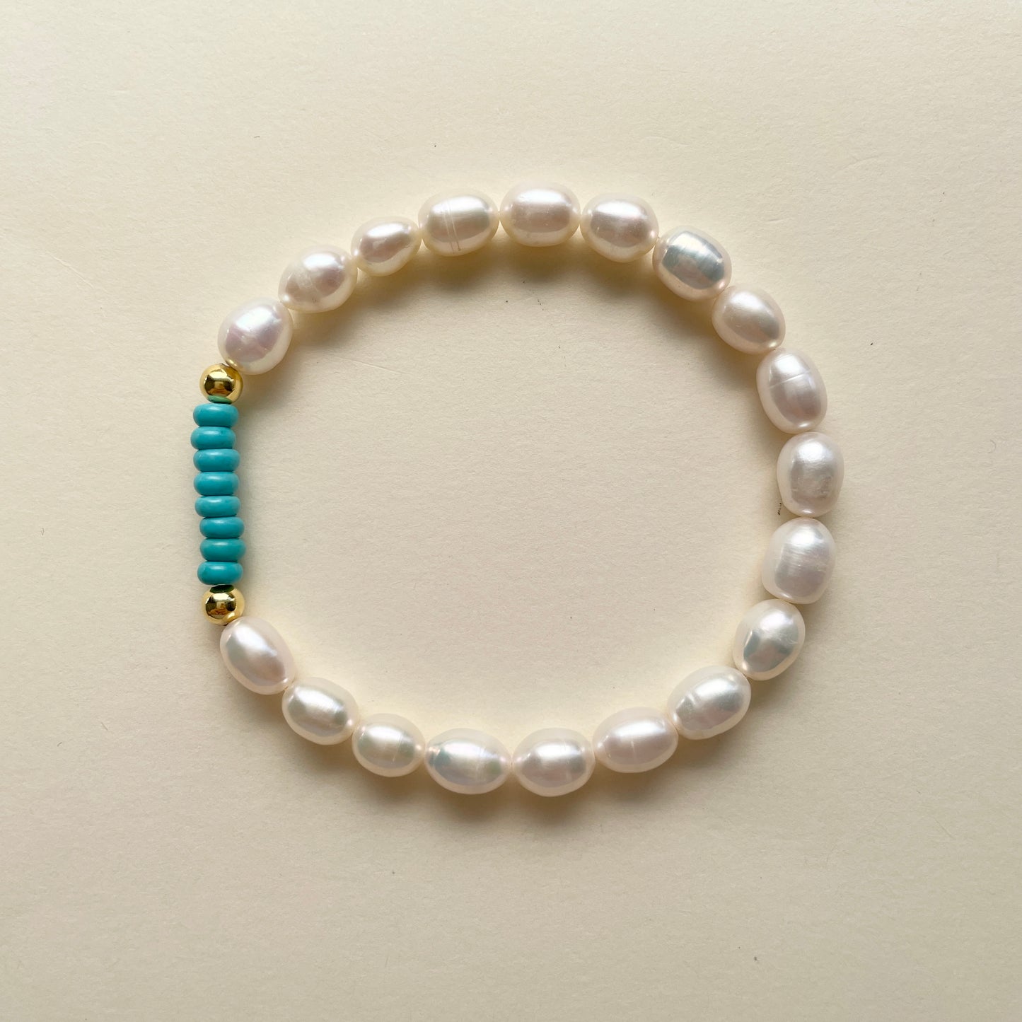 small pearl bracelet top