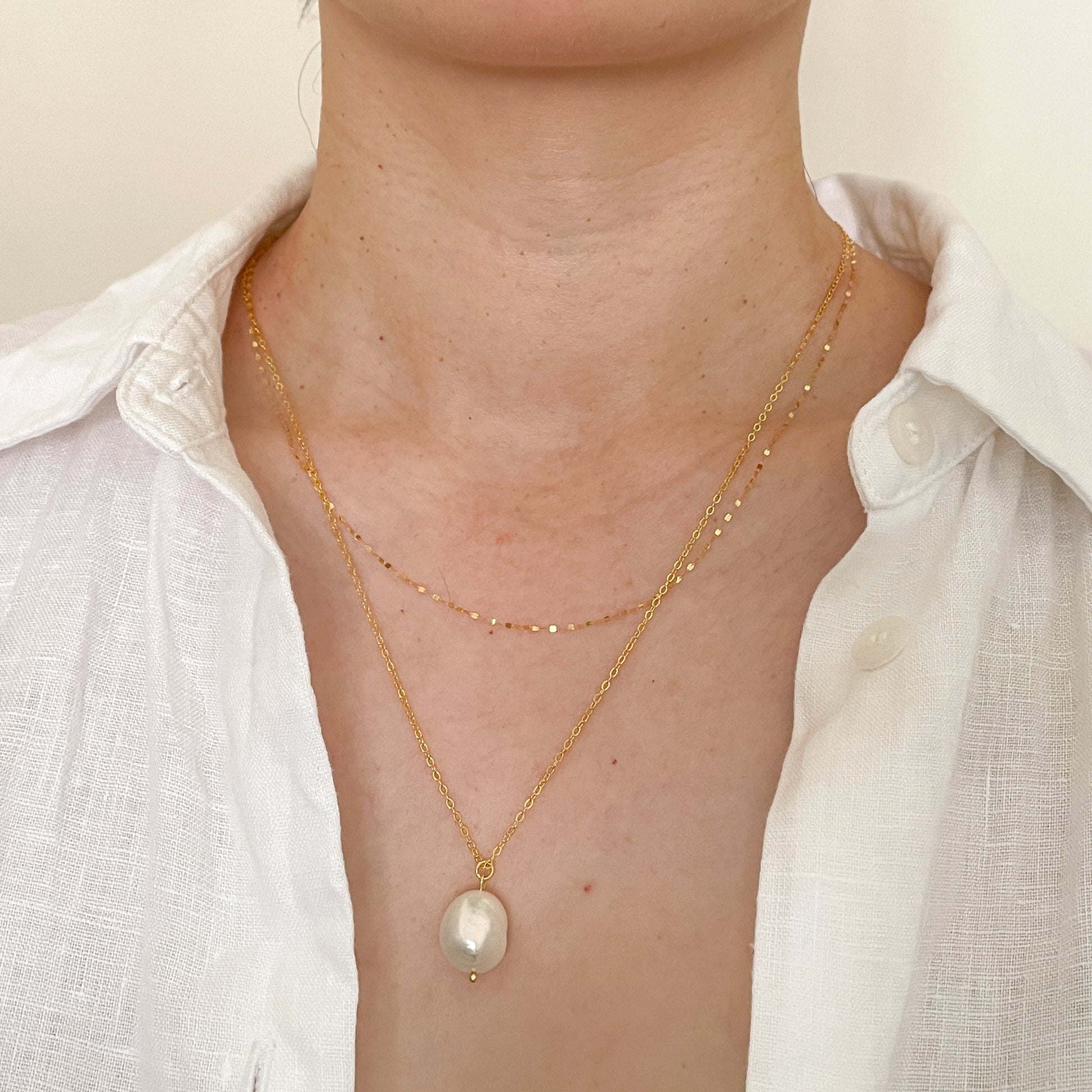 Large baroque pearl necklace 