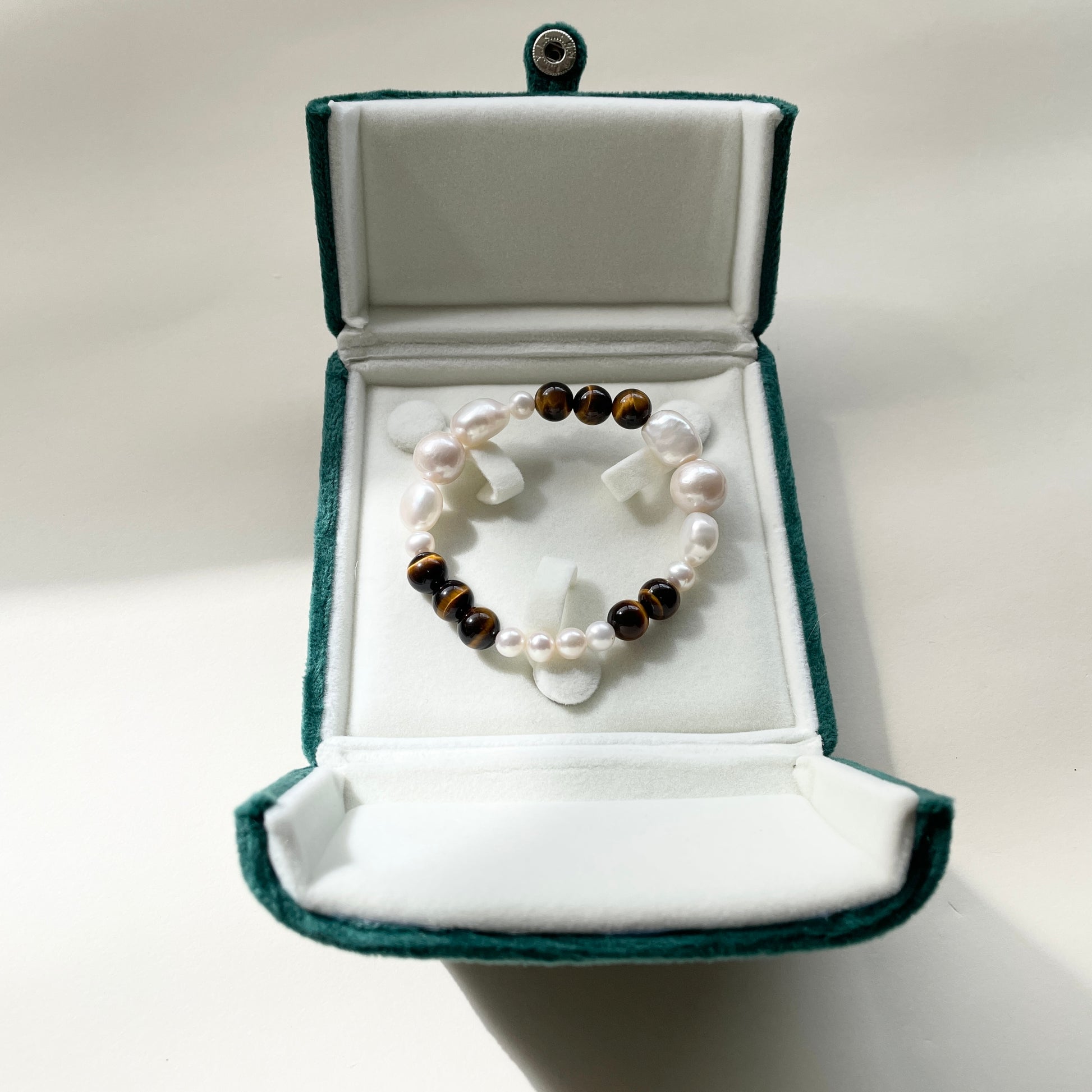 pearl_and_tiger_eye_bracelet
