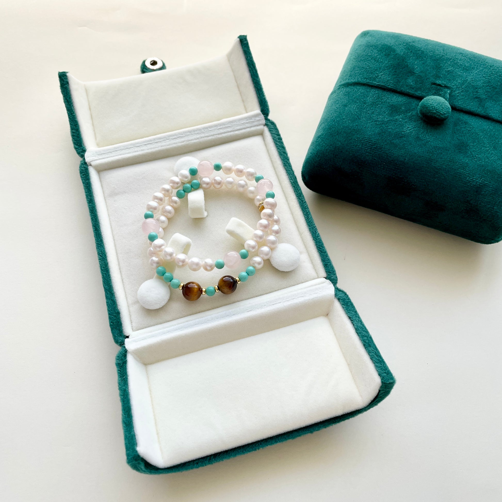 pearl bracelet kind and daring in box
