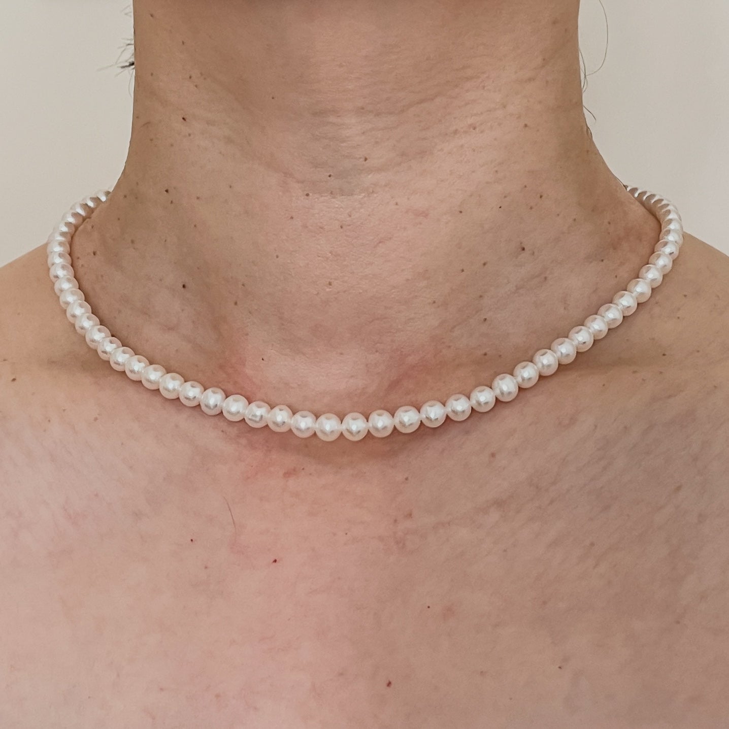 pearl strand necklace