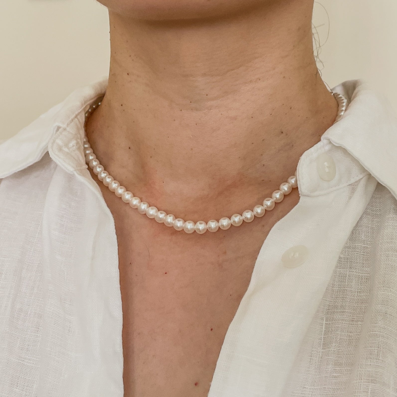 pearl strand necklace