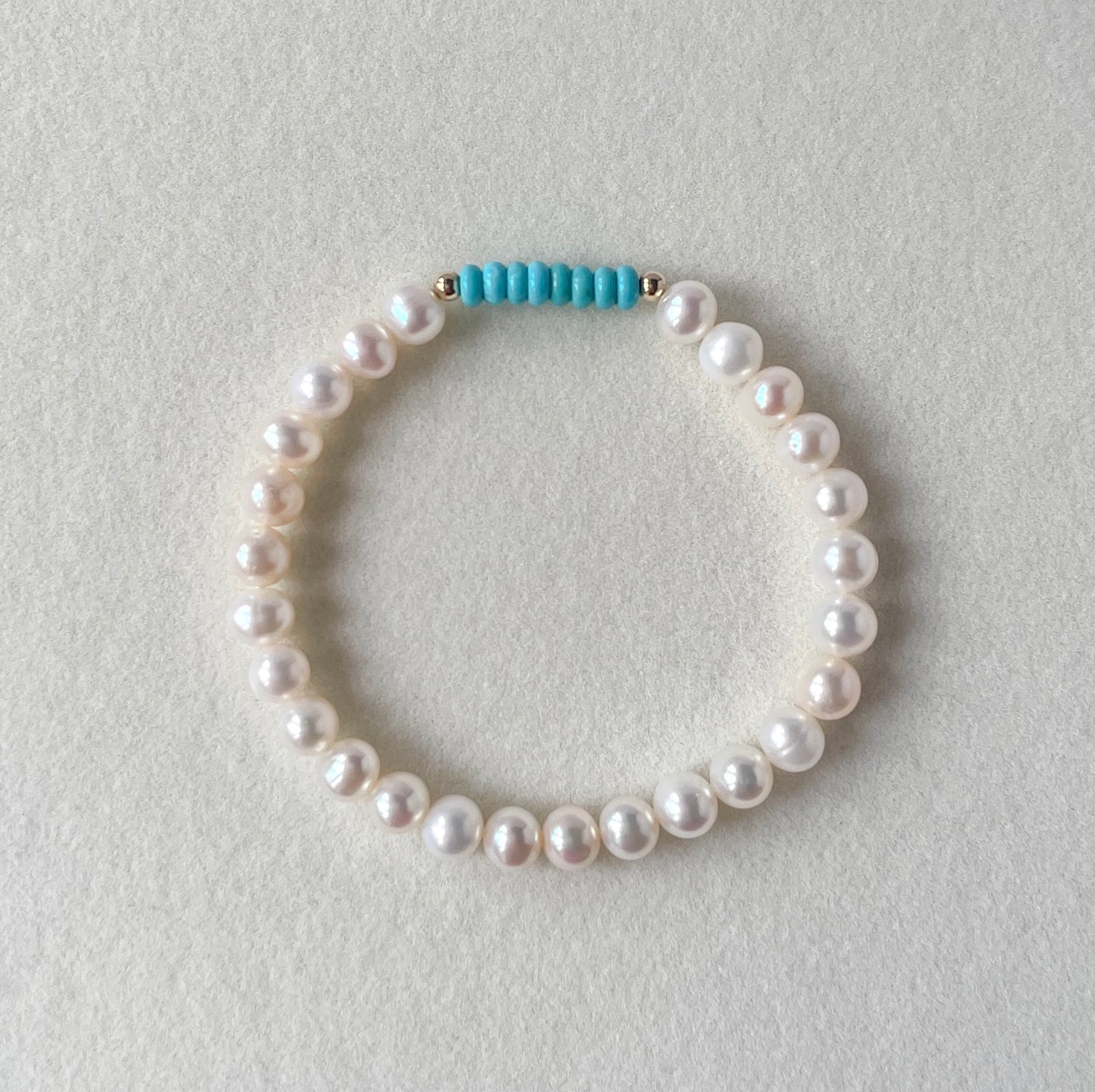 small pearl bracelet with turquoise