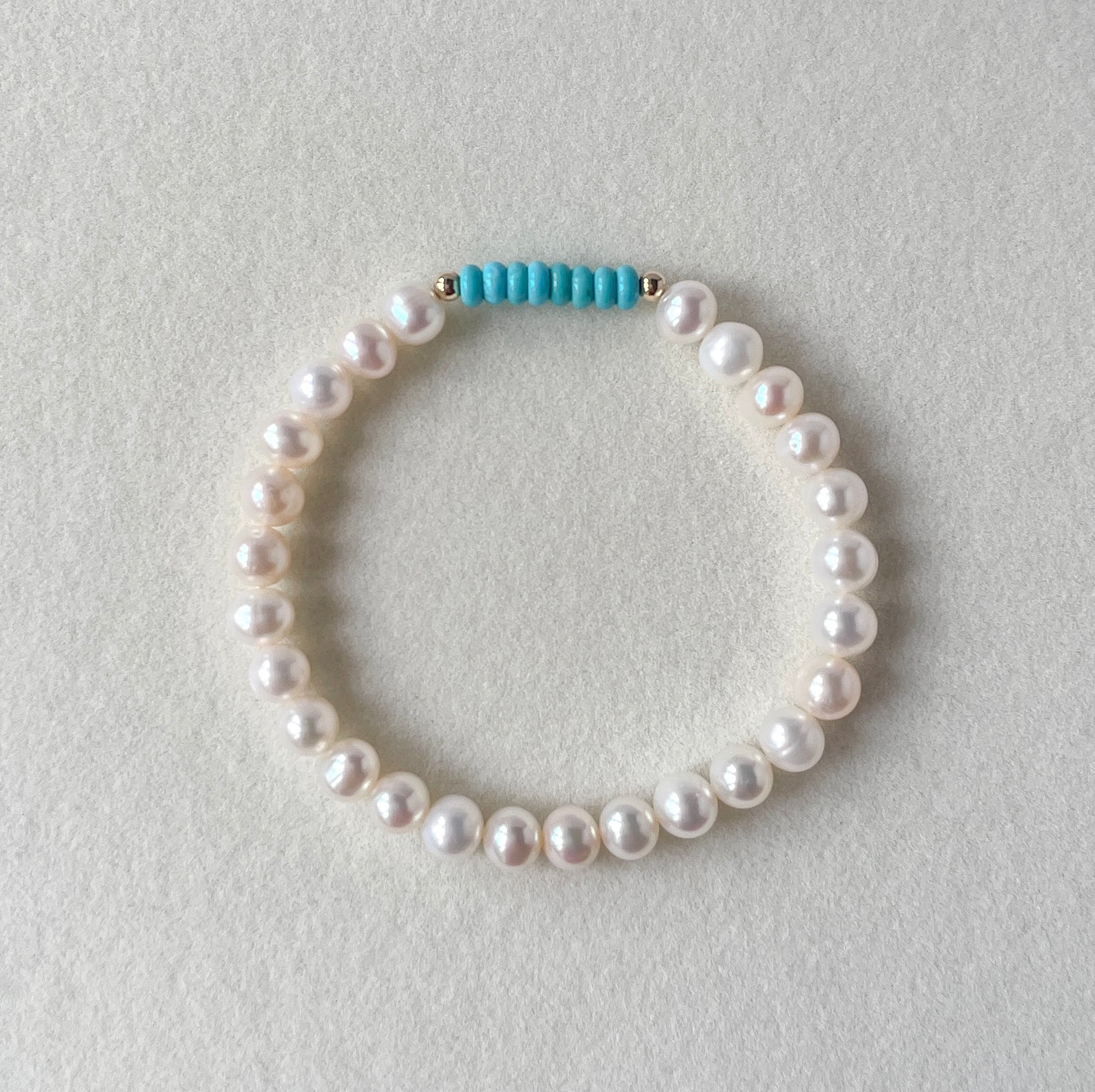 small pearl bracelet with turquoise