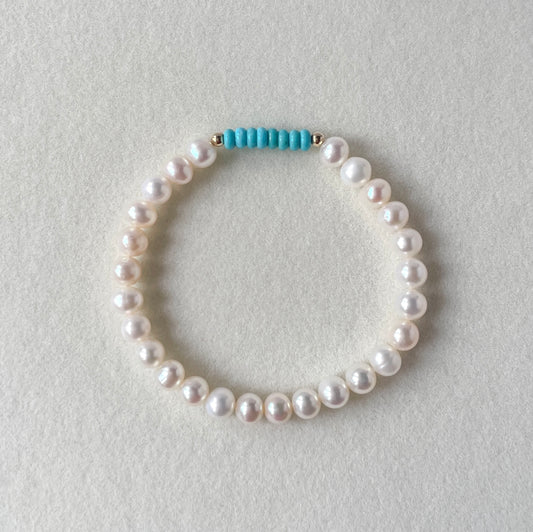 small pearl bracelet with turquoise